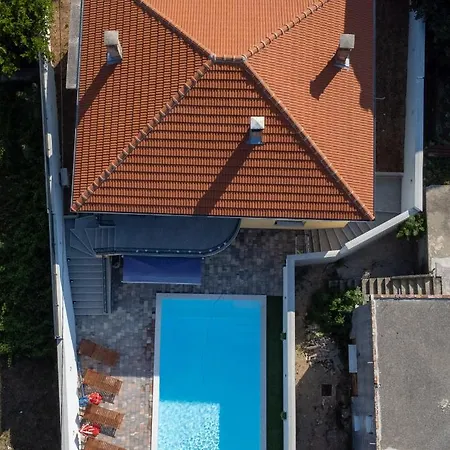 Uptown 펜션 모스타르